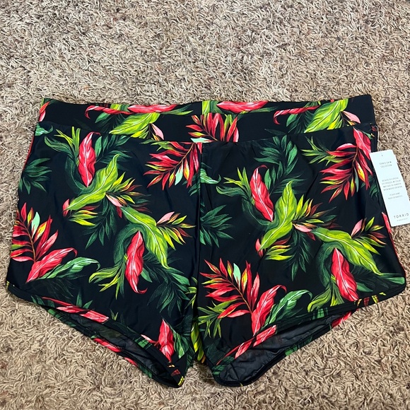 Torrid Tropical Swimsuit Set Racerback Top + High Waisted Shorts - Picture 10 of 15